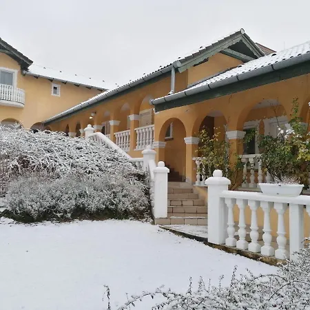 Panorama Birtok - Wellness Panzio, Konferencia Es Rendezvenykoezpont * Győrújbarát