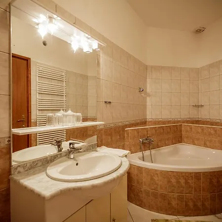 Panorama Birtok - Wellness Panzio, Konferencia Es Rendezvenykoezpont Bed & Breakfast Győrújbarát